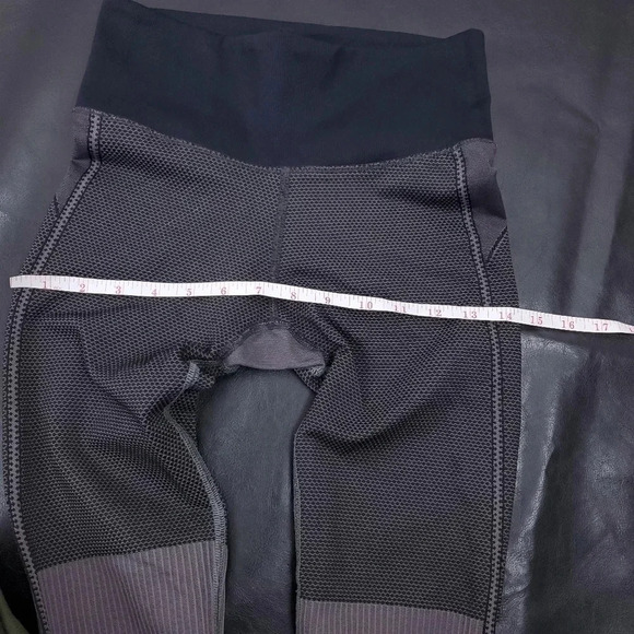 Athleta Flurry colorblock base layer S - Picture 6 of 9